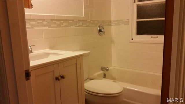 150 Saint Daniel Lane, Florissant, MO 63031