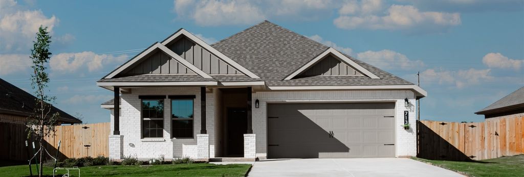713 Raylan Street, Springtown, TX 76082