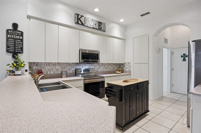 5740 BOUNTY CIRCLE, Tavares, FL 32778