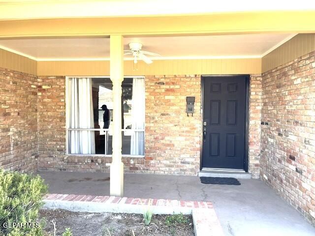 5813 BEAUMONT Place, El Paso, TX 79912