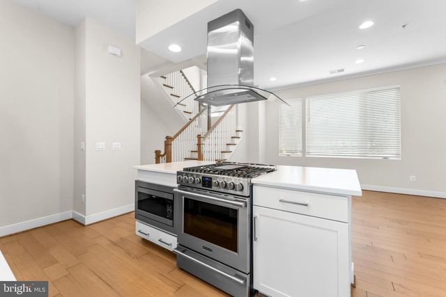 2827 24TH RD S, Arlington, VA 22206