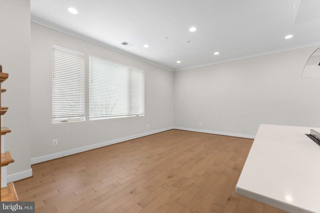 2827 24TH RD S, Arlington, VA 22206