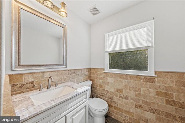 304 HIALEAH DR, Mount Laurel, NJ 08054