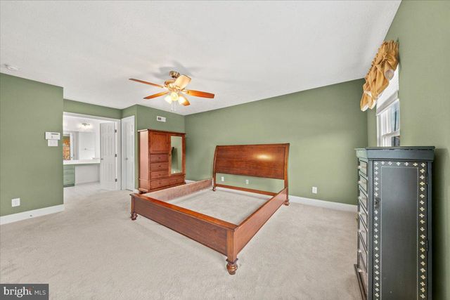 304 HIALEAH DR, Mount Laurel, NJ 08054