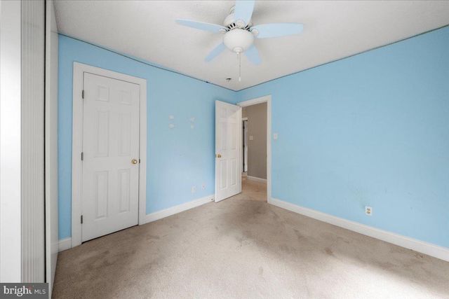 304 HIALEAH DR, Mount Laurel, NJ 08054