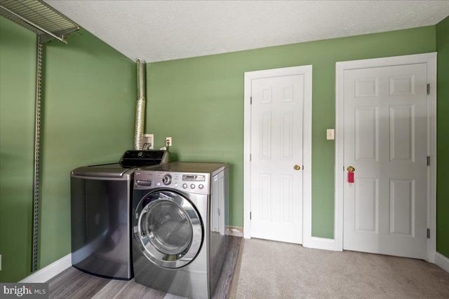 304 HIALEAH DR, Mount Laurel, NJ 08054