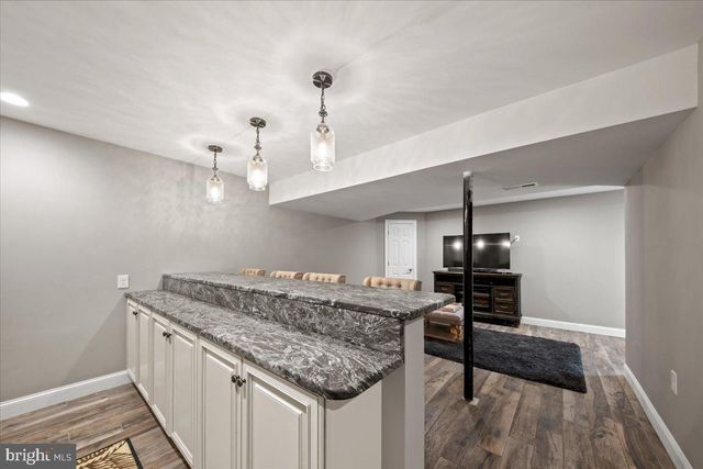 304 HIALEAH DR, Mount Laurel, NJ 08054