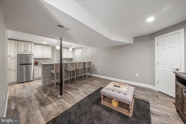 304 HIALEAH DR, Mount Laurel, NJ 08054