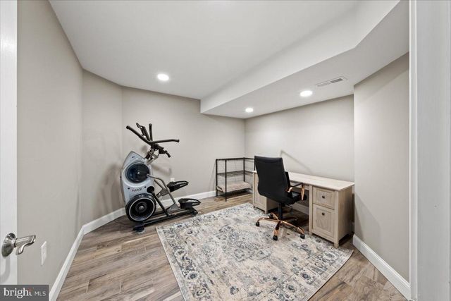 304 HIALEAH DR, Mount Laurel, NJ 08054