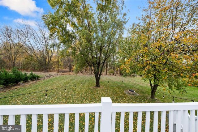 304 HIALEAH DR, Mount Laurel, NJ 08054