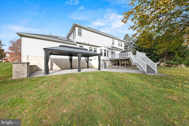 304 HIALEAH DR, Mount Laurel, NJ 08054