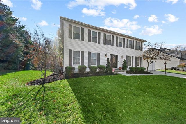 304 HIALEAH DR, Mount Laurel, NJ 08054