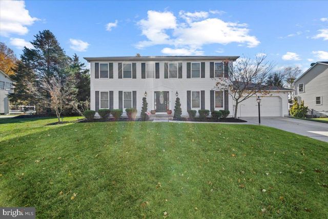 304 HIALEAH DR, Mount Laurel, NJ 08054