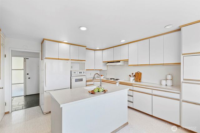 14508 SE 50th Street, Bellevue, WA 98006
