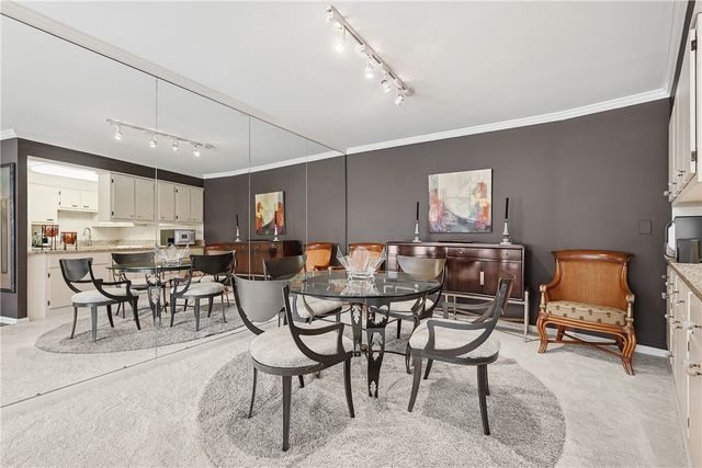 1500 COCHRAN ROAD 703, Scott Twp, PA 15243