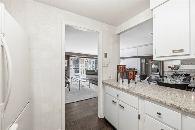 1500 COCHRAN ROAD 703, Scott Twp, PA 15243