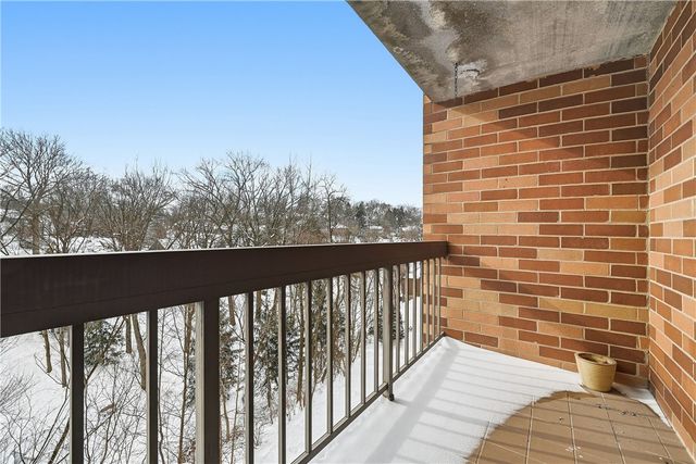 1500 COCHRAN ROAD 703, Scott Twp, PA 15243