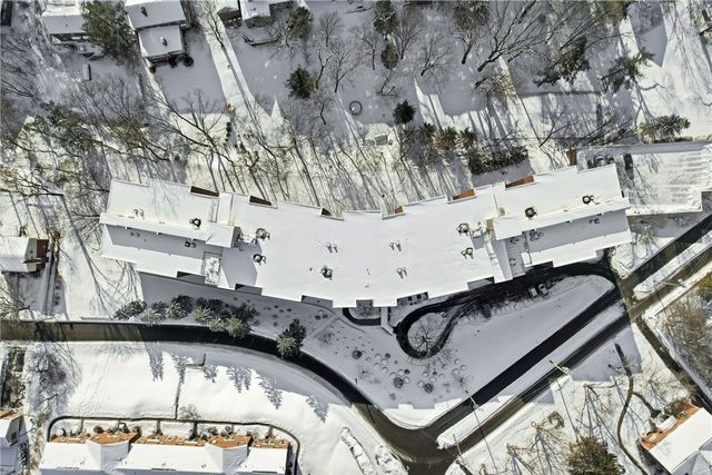 1500 COCHRAN ROAD 703, Scott Twp, PA 15243