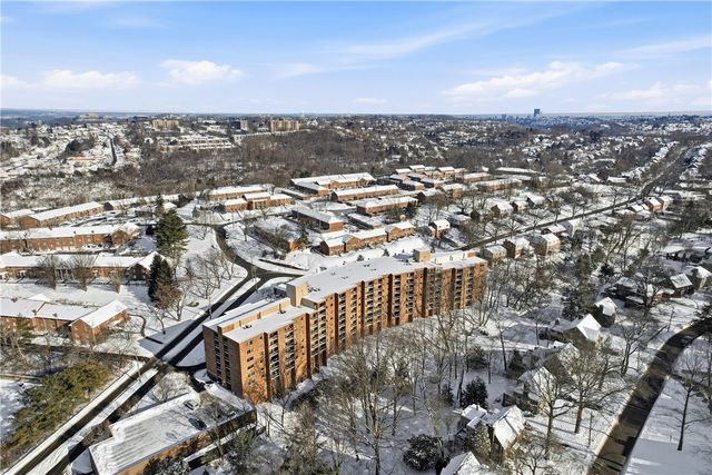 1500 COCHRAN ROAD 703, Scott Twp, PA 15243