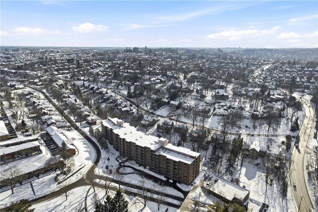 1500 COCHRAN ROAD 703, Scott Twp, PA 15243