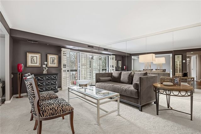 1500 COCHRAN ROAD 703, Scott Twp, PA 15243