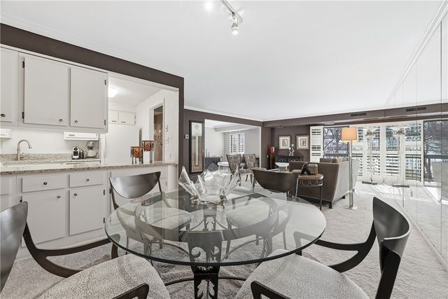 1500 COCHRAN ROAD 703, Scott Twp, PA 15243