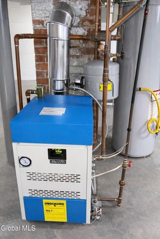 226 Glengary Road, Rotterdam, NY 12304