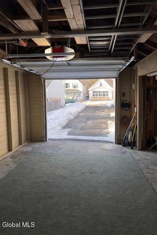 226 Glengary Road, Rotterdam, NY 12304