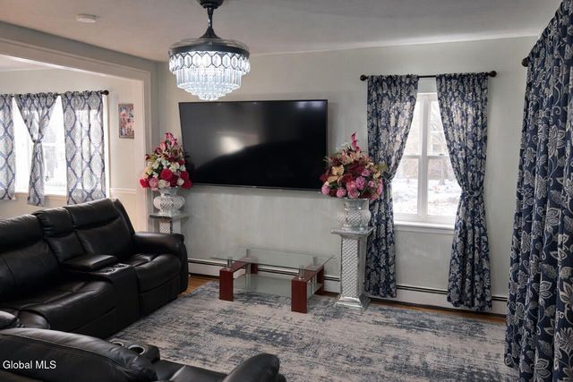 226 Glengary Road, Rotterdam, NY 12304