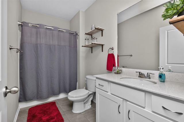 2116 NW 44th Street, Ankeny, IA 50023