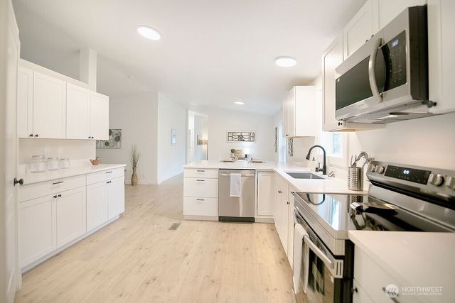 27 Line Drive, Kelso, WA 98626