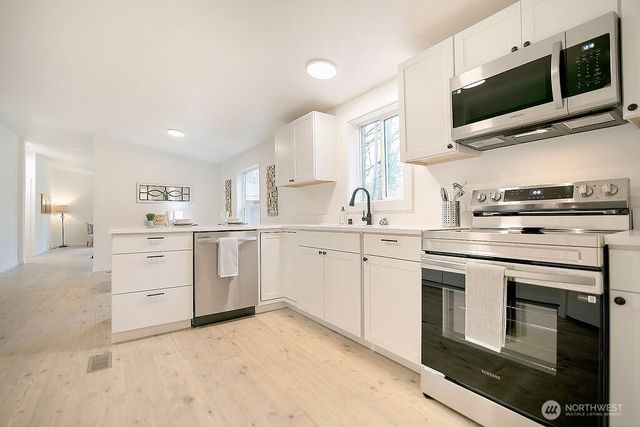 27 Line Drive, Kelso, WA 98626