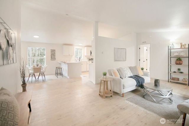 27 Line Drive, Kelso, WA 98626