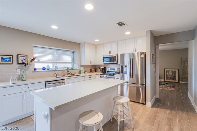 3249 Palmdesert Way, Las Vegas, NV 89120