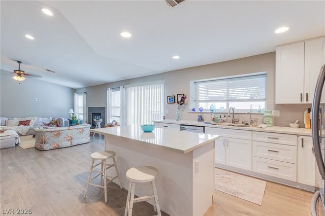 3249 Palmdesert Way, Las Vegas, NV 89120