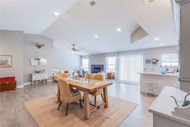 3249 Palmdesert Way, Las Vegas, NV 89120