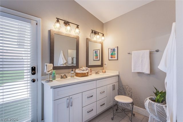 3249 Palmdesert Way, Las Vegas, NV 89120