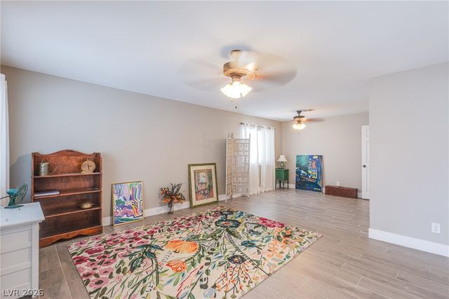 3249 Palmdesert Way, Las Vegas, NV 89120