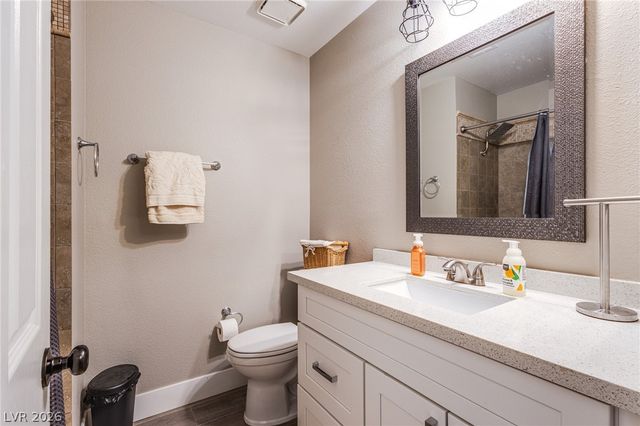 3249 Palmdesert Way, Las Vegas, NV 89120