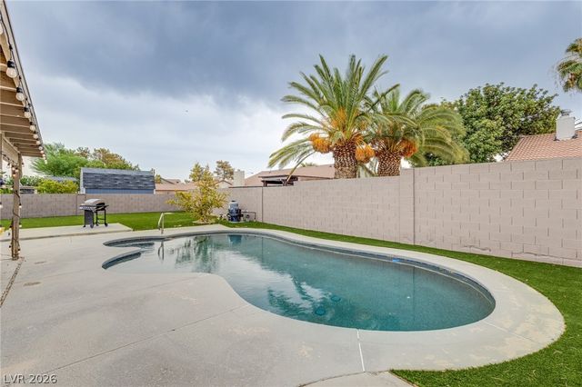 3249 Palmdesert Way, Las Vegas, NV 89120
