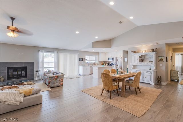 3249 Palmdesert Way, Las Vegas, NV 89120