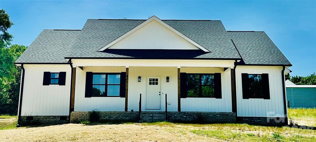417 E 2nd Street, Faith, NC 29041