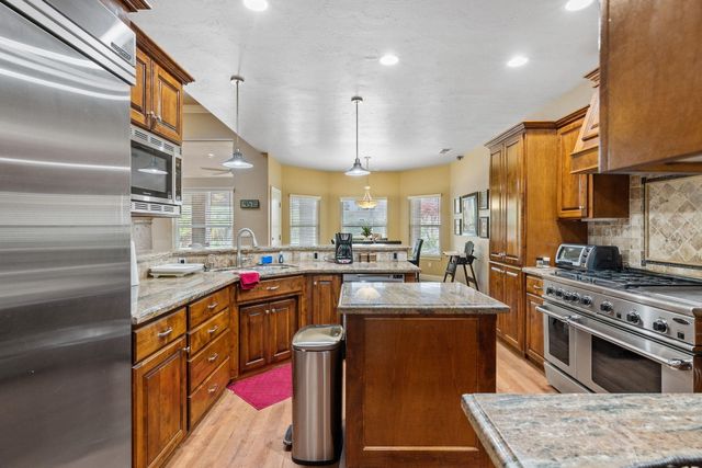 1928 S Shirk Road, Visalia, CA 93277