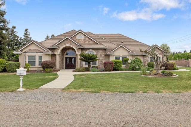 1928 S Shirk Road, Visalia, CA 93277