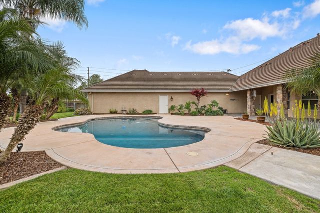 1928 S Shirk Road, Visalia, CA 93277