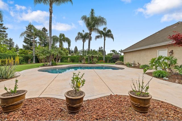 1928 S Shirk Road, Visalia, CA 93277