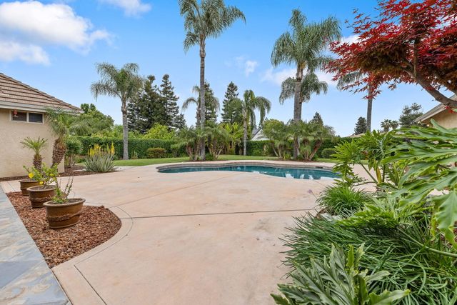 1928 S Shirk Road, Visalia, CA 93277