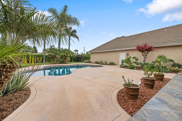 1928 S Shirk Road, Visalia, CA 93277