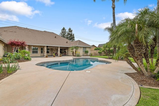 1928 S Shirk Road, Visalia, CA 93277