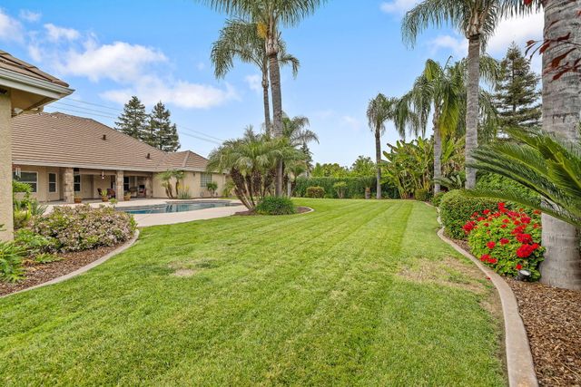 1928 S Shirk Road, Visalia, CA 93277